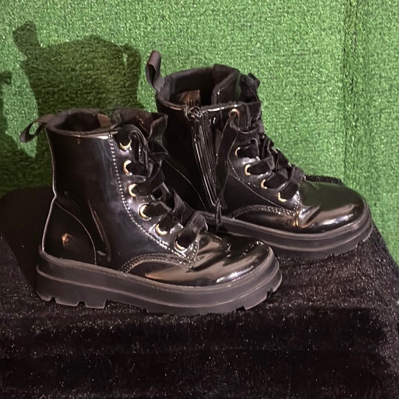 Girl H&M boots Size 12